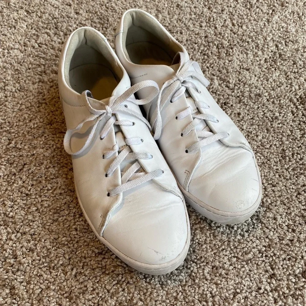 Clarks white tennis shoes size 8.5
